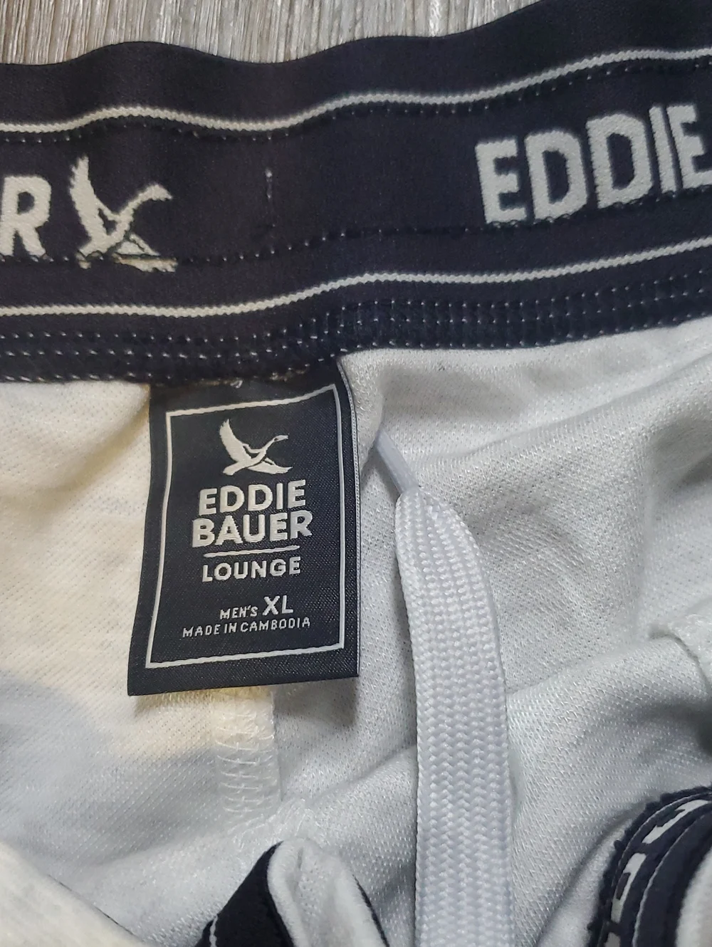 Eddie Bauer Light Beige Drawstring Athletic Shorts, Size XL